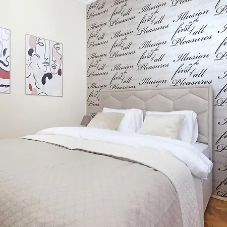 Illusion Downtown Apartment